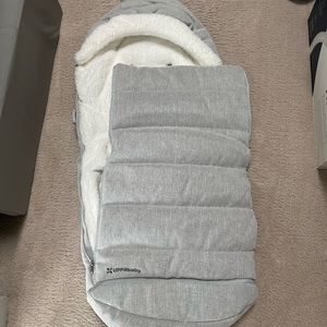 Uppa babyCozy Ganoosh- never used